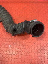 Vauxhall Vivaro/Renault Trafic/Nissan Primastar TURBO AIR INDUCTION PIPE 2.0 2001-2014 P/N 8200607746