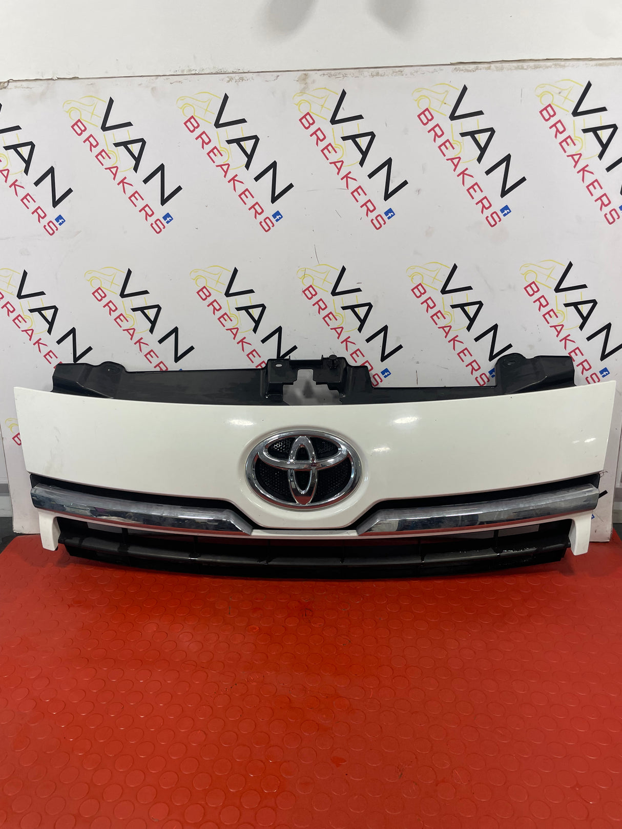 Toyota Proace FRONT GRILL WHITE 2013-2016  P/N 9806434177