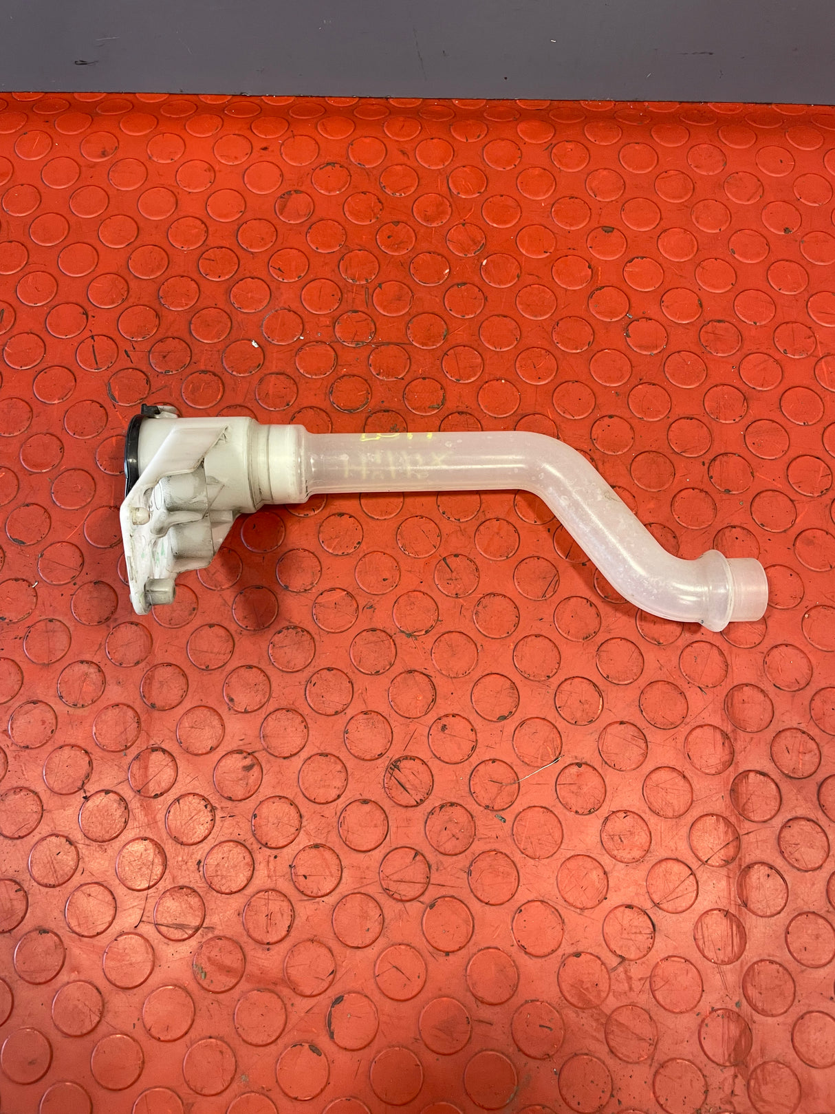 Toyota Hilux WASHER BOTTLE NECK 2016-2023 R/N WAS50 / 09T23A