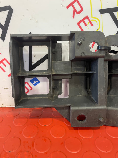 Mercedes Sprinter 906 FRONT BUMPER BRACKETS 2011   P/N A9066850263 A