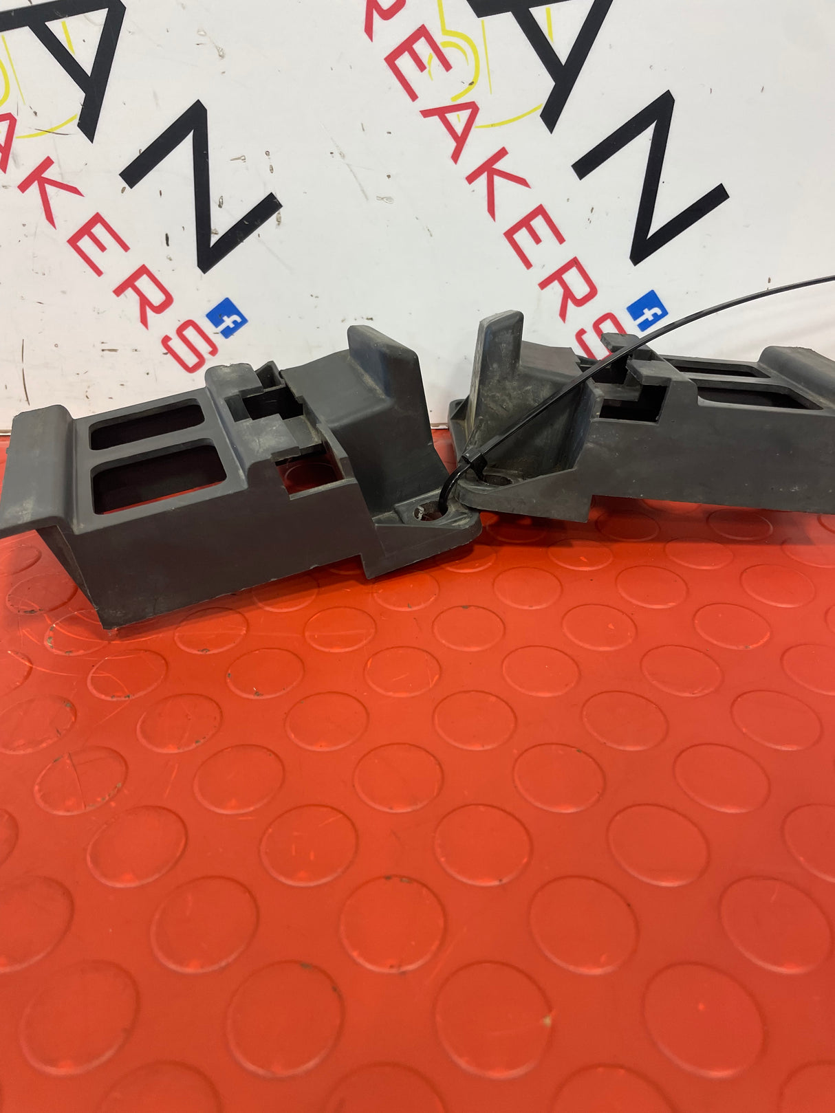 Mercedes Sprinter 906 FRONT BUMPER BRACKETS 2011   P/N A9066850263 A