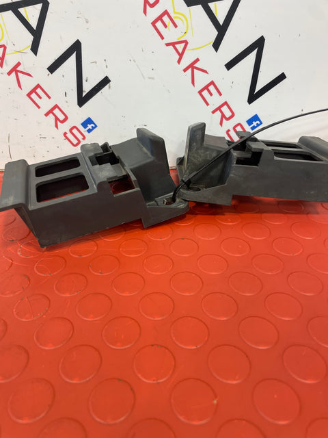 Mercedes Sprinter 906 FRONT BUMPER BRACKETS 2011   P/N A9066850263 A