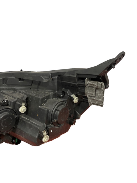 Maxus Deliver 9 2021 DRIVERSIDE HEADLIGHT (DAMAGED CLIPS) P/N C00076962