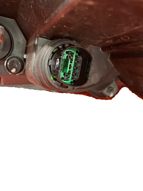 Maxus Deliver 9 2021 DRIVERSIDE HEADLIGHT (DAMAGED CLIPS) P/N C00076962