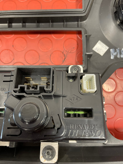 Renault Master DASHBOARD CENTRAL PANEL TRIM WITH VENTS AND CLIMATE CONTROLS 2018 P/N 682600025R