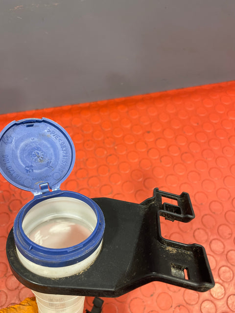 Citroen Dispatch/Peugeot Expert/Toyota Proace/Fiat Scudo MK2 WINDSCREEN WASHER FILLER NECK w/ CAP & MOUNTING TRIM  2008-2016 P/N 9656581880