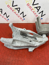 Volkswagen Transporter ENGINE MOUNT P/N 7E0199370