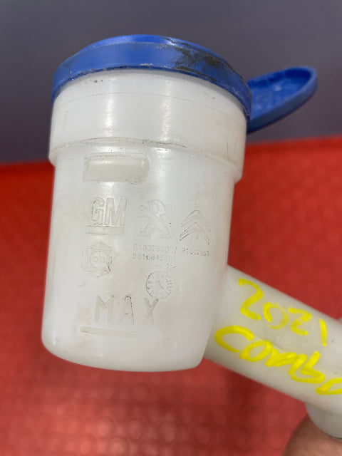 Citroen Berlingo/Peugeot Partner/Vauxhall Combo/Toyota Proace City WINDSCREEN WASHER FILLER PIPE w/ CAP 2019-2024 P/N 9816645880