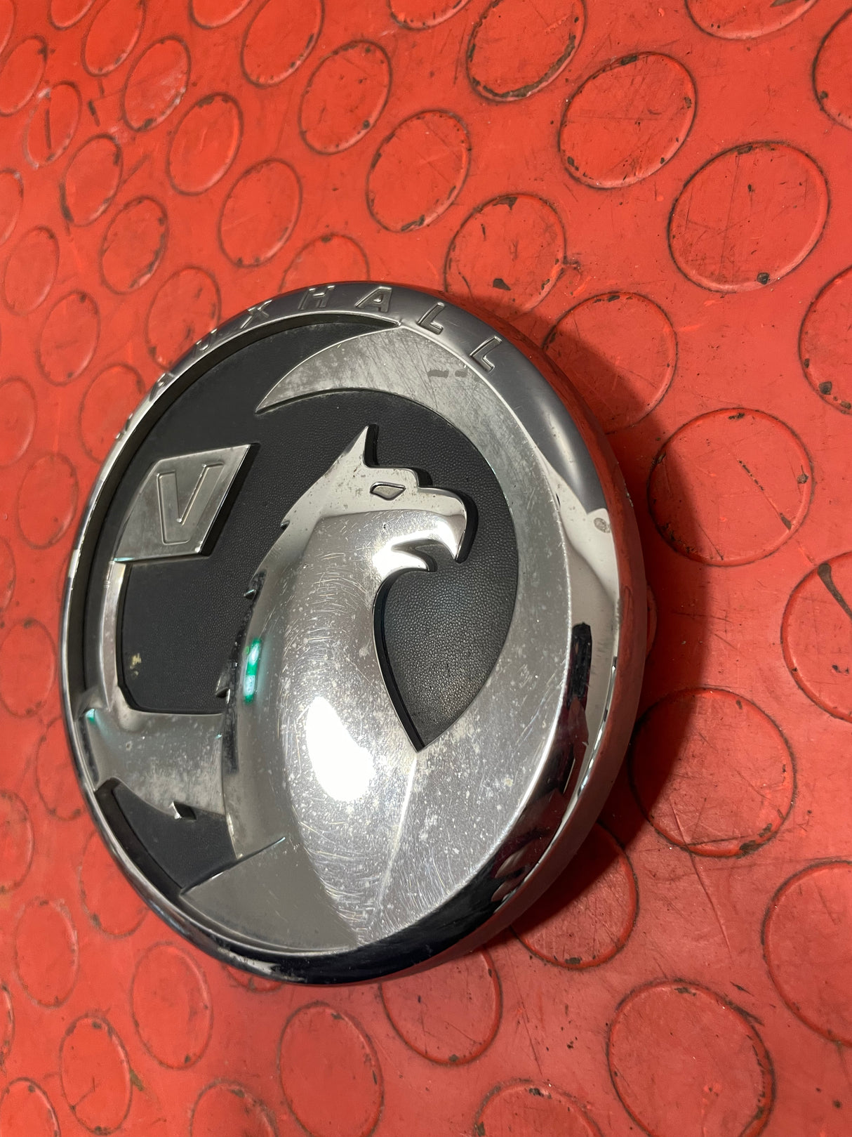 Vauxhall Combo FRONT GRIFFIN BADGE EMBLEM LOGO NAMEPLATE 2019-2024 P/N 98167915DX