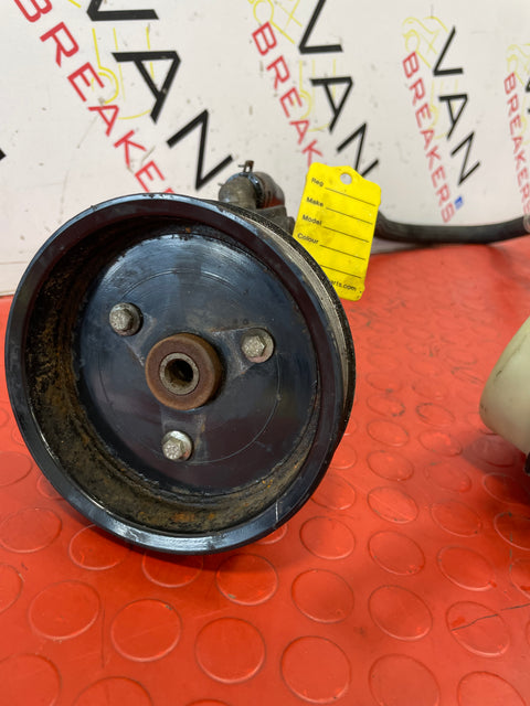 Renault Master POWER STEERING PUMP WITH HOSE AND POWER STEERING FLUID TANK 2.3 2015 P/N 7651955187