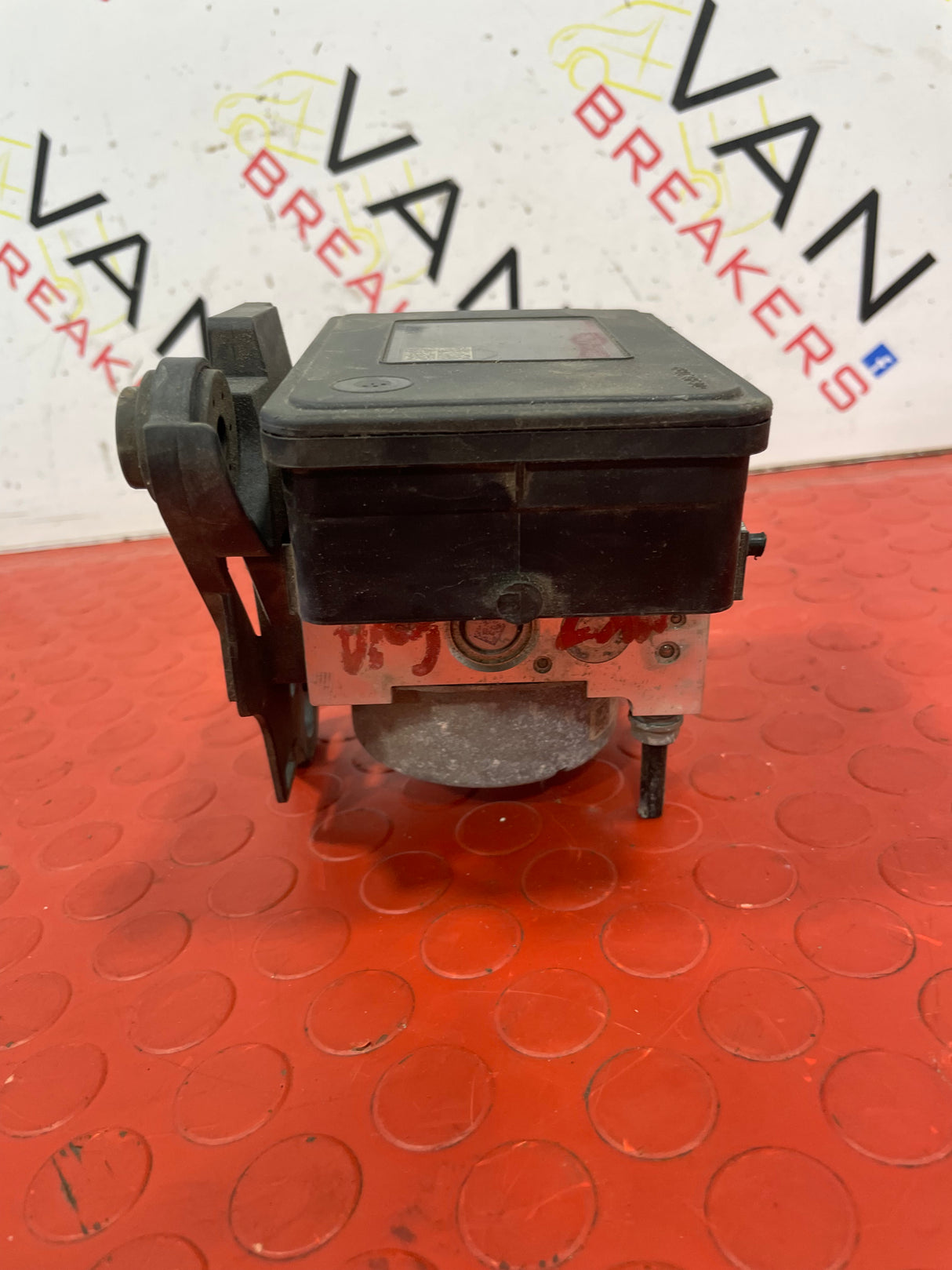 Volkswagen Golf ABS PUMP AND CONTROL MODULE  MK7 1.6 P/N 3Q0907379Q