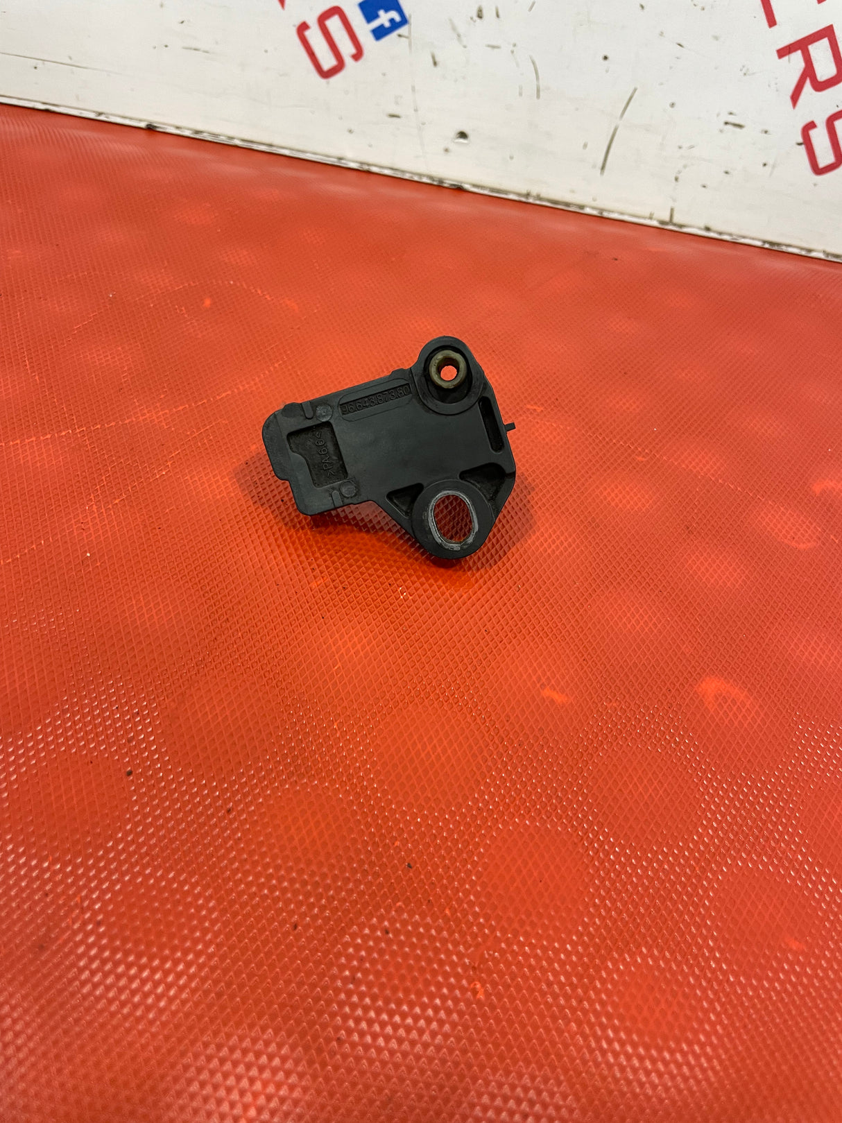 Citroen Berlingo/Peugeot Partner CRANKSHAFT POSITION SENSOR 1.6HDI  P/N 9664387380