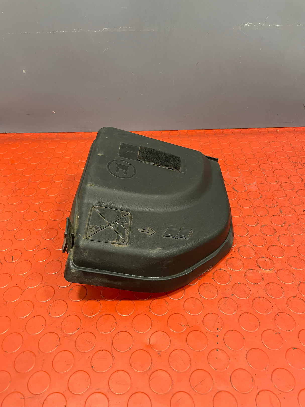 Citroen Berlingo/ Peugeot Partner FUSE BOX COVER  2008-2018 P/N 9658418180