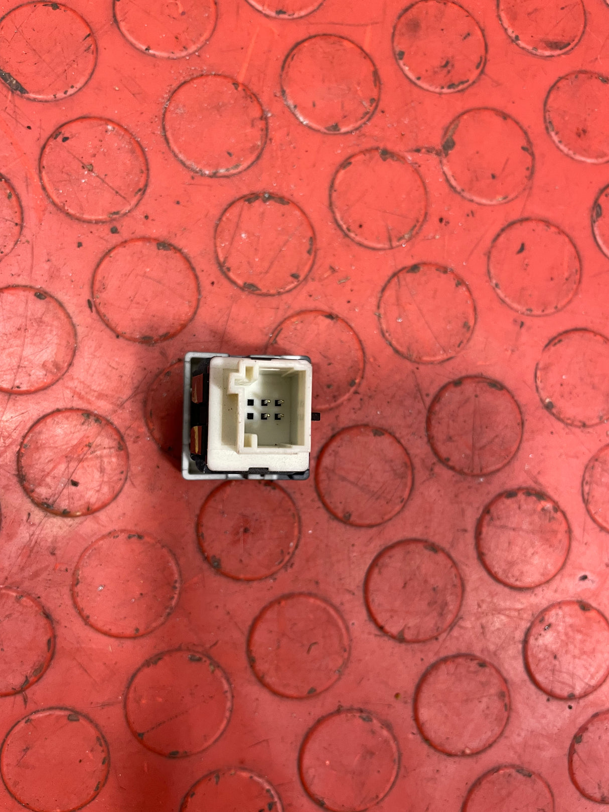 Citroen Berlingo/Peugeot Partner REAR CENTRAL LOCKING SWITCH 2008-2018 P/N 96583098XT