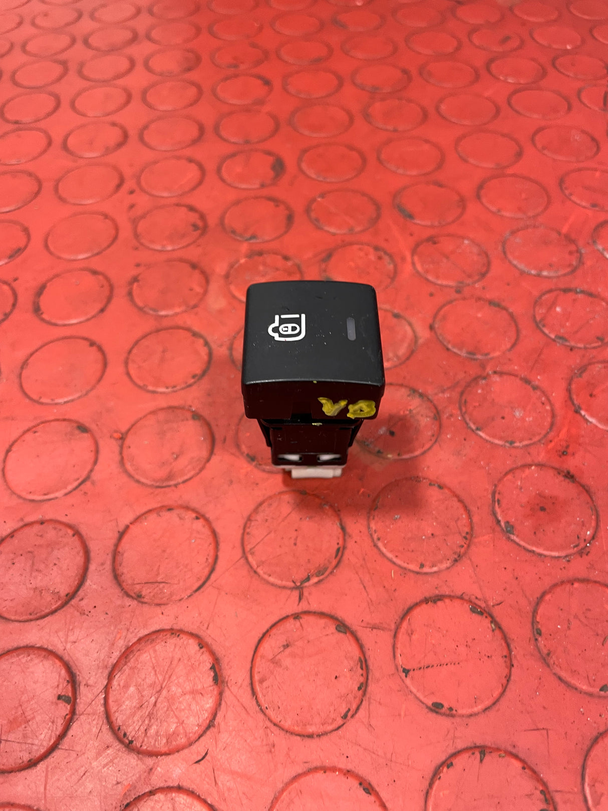 Citroen Berlingo/Peugeot Partner REAR CENTRAL LOCKING SWITCH 2008-2018 P/N 96583098XT