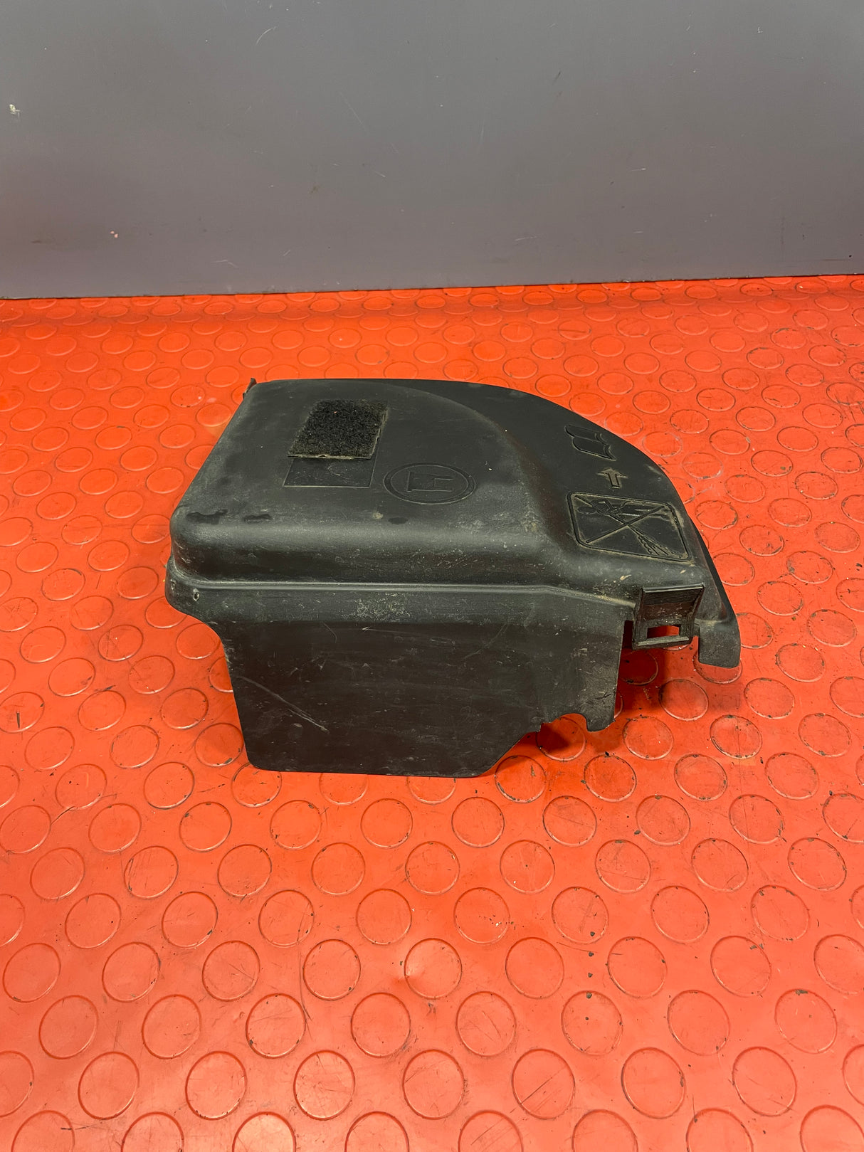 Citroen Berlingo/ Peugeot Partner FUSE BOX COVER  2008-2018 P/N 9658418180