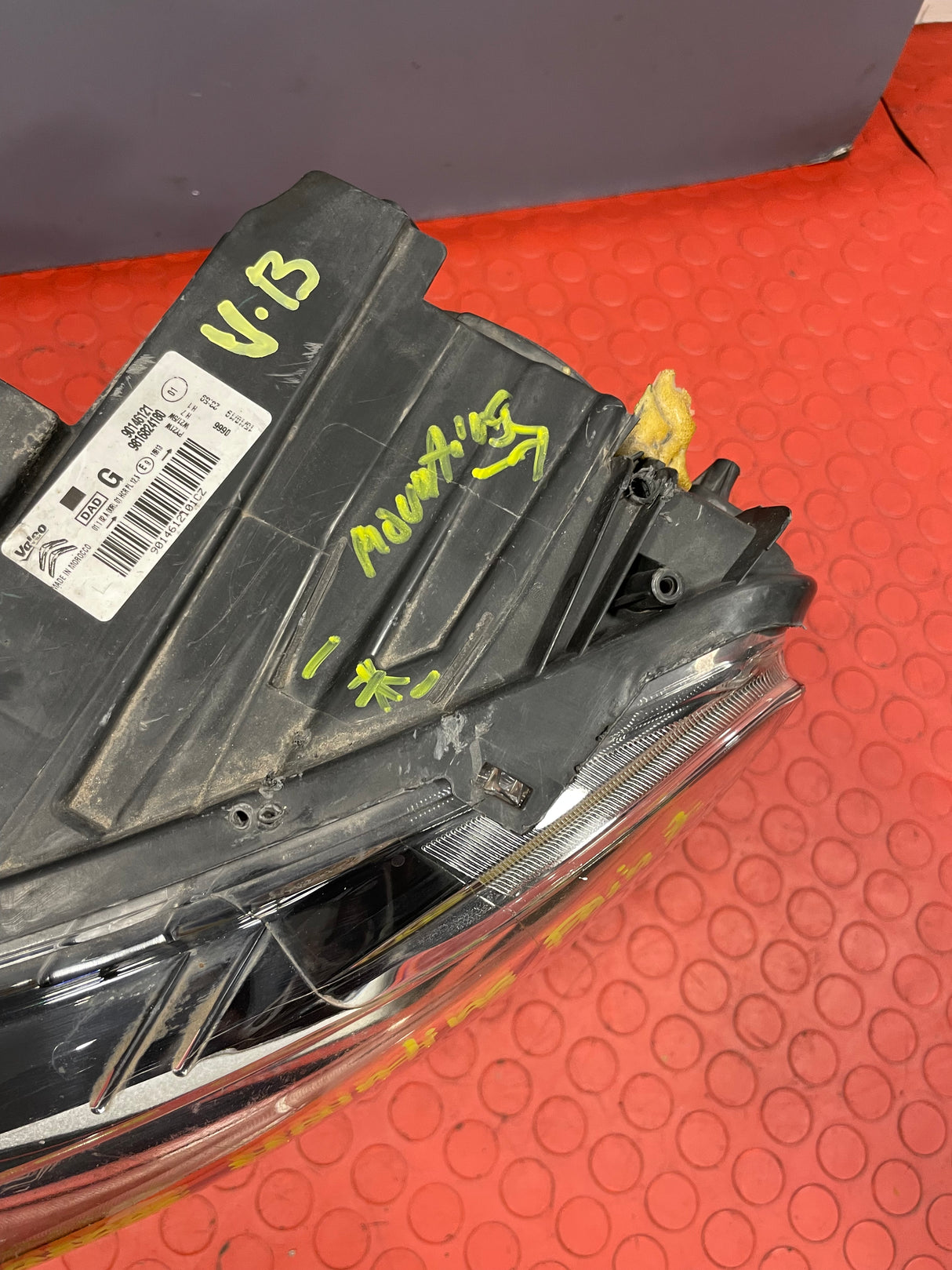 Citroen Berlingo HEADLIGHT ASSEMBLY Passenger's Side DAMAGED MOUNT - SEE PICS 2019-2024 P/N 9816824180