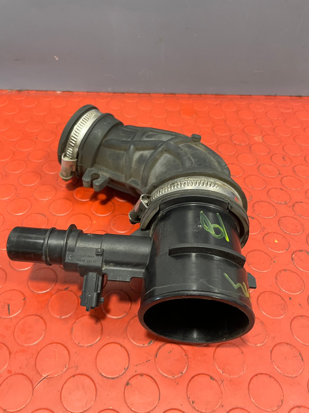 Ford Transit Custom AIR INTAKE HOSE / INDUCTION PIPE w/ SENSOR 2.0 2019-2023 P/N GK219F805AC - 1