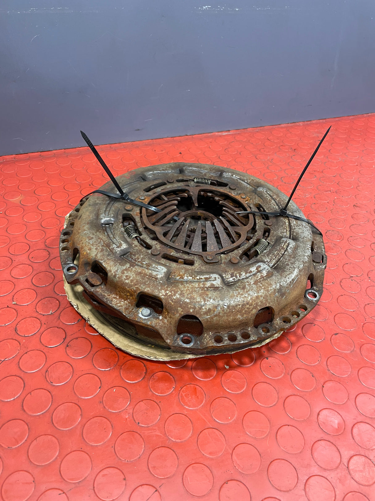 Citroen Relay/Peugeot Boxer/Fiat Ducato CLUTCH KIT PRESSURE PLATE & CLUTCH LINING 2.0 2008-2019 P/N126006510