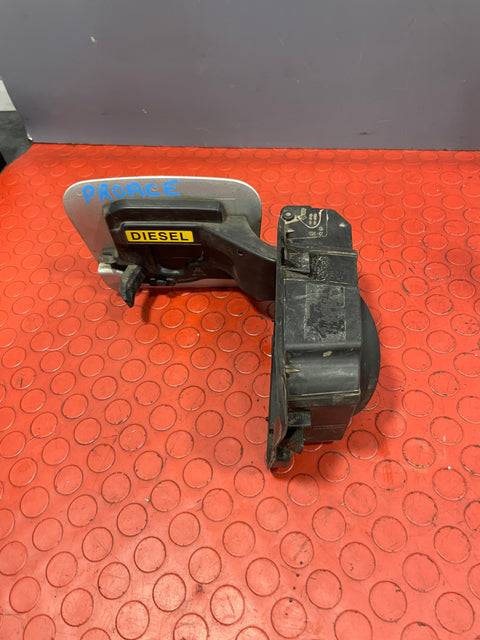 Citroen Dispatch/Peugeot Partner/Vauxhall Vivaro/Toyota Proace/Fiat Scudo FUEL COVER DOOR/FUEL FILLER CAP (Silver) 2016-2024 P/N 9808725080