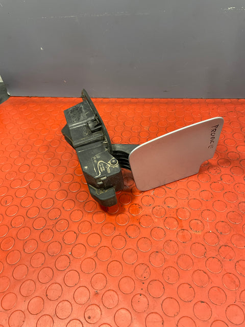 Citroen Dispatch/Peugeot Partner/Vauxhall Vivaro/Toyota Proace/Fiat Scudo FUEL COVER DOOR/FUEL FILLER CAP (Silver) 2016-2024 P/N 9808725080